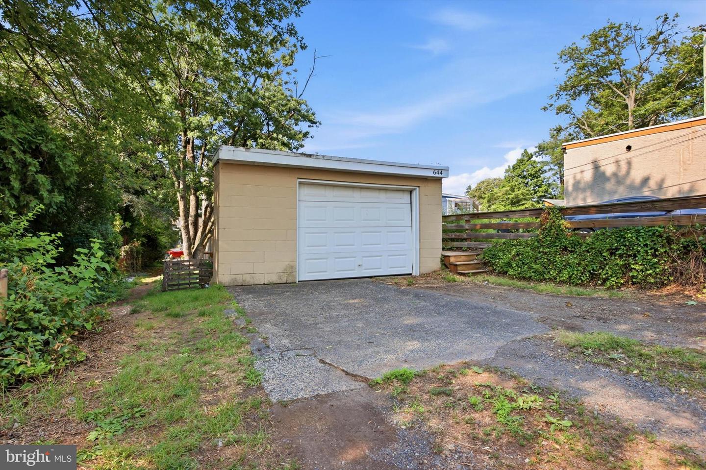 644 Chestnut St Property Photo 30