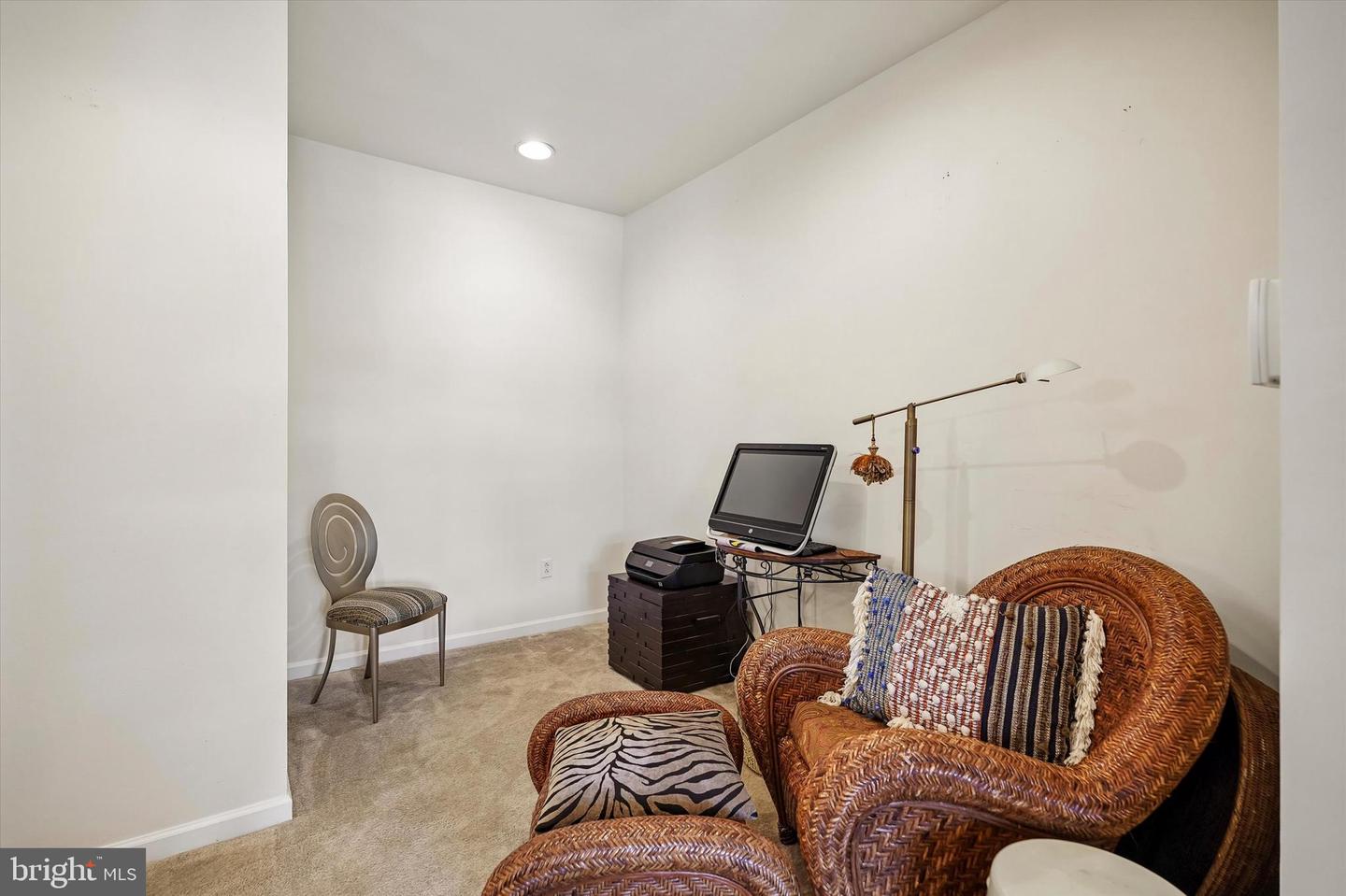 506 Carson Ter Property Photo 8