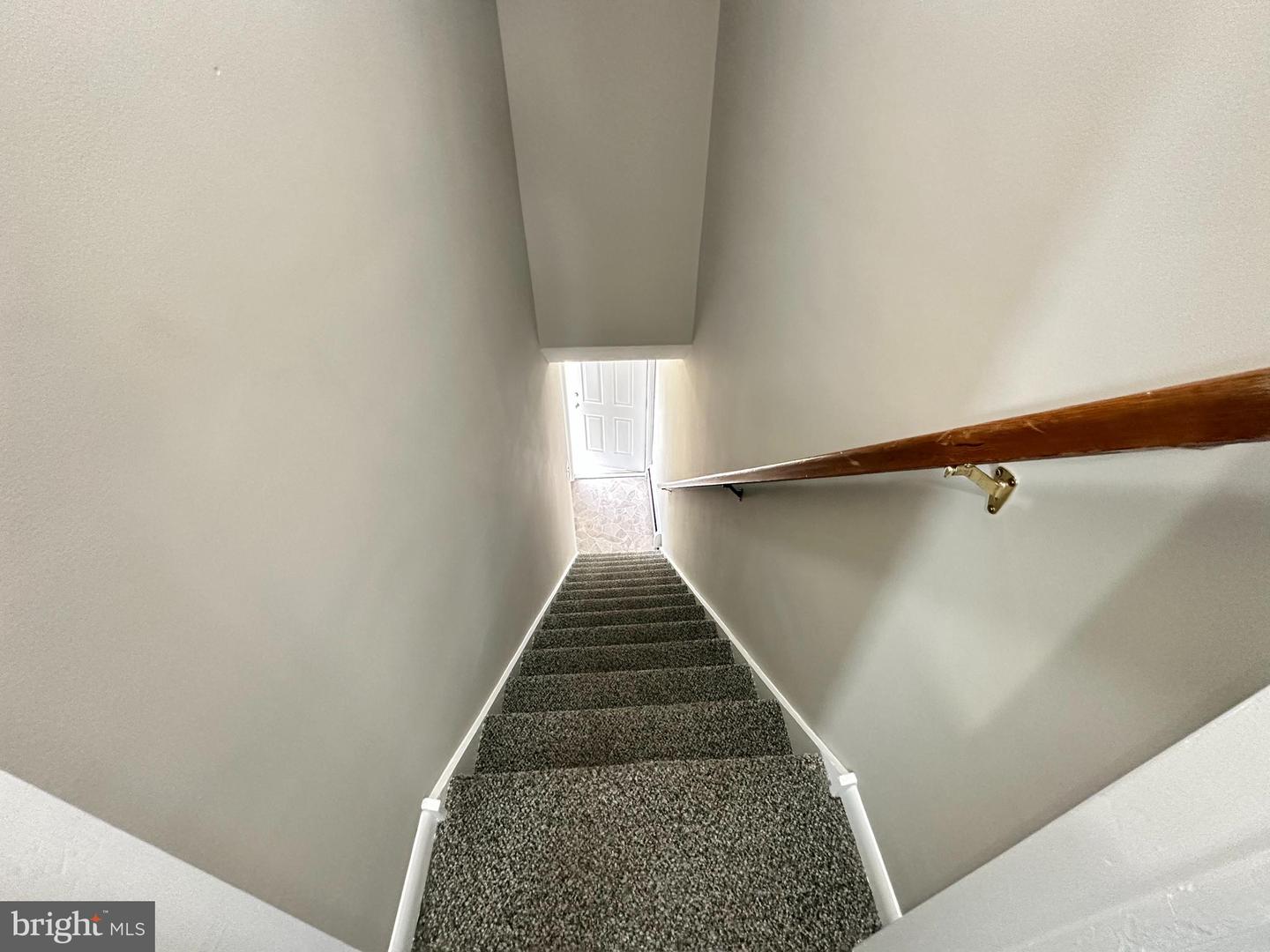 1301 N Gravel Pike #b Property Photo 3