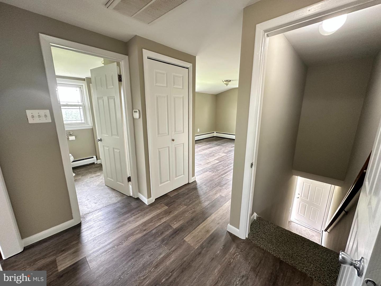 1301 N Gravel Pike #b Property Photo 4