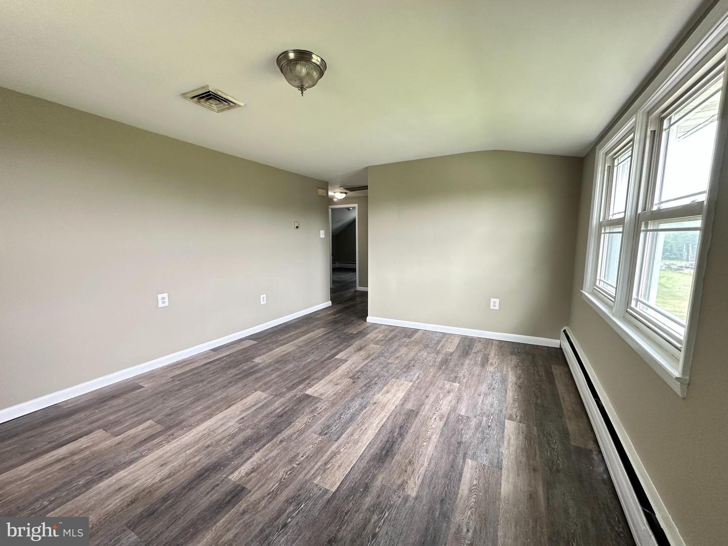 1301 N Gravel Pike #b Property Photo 6