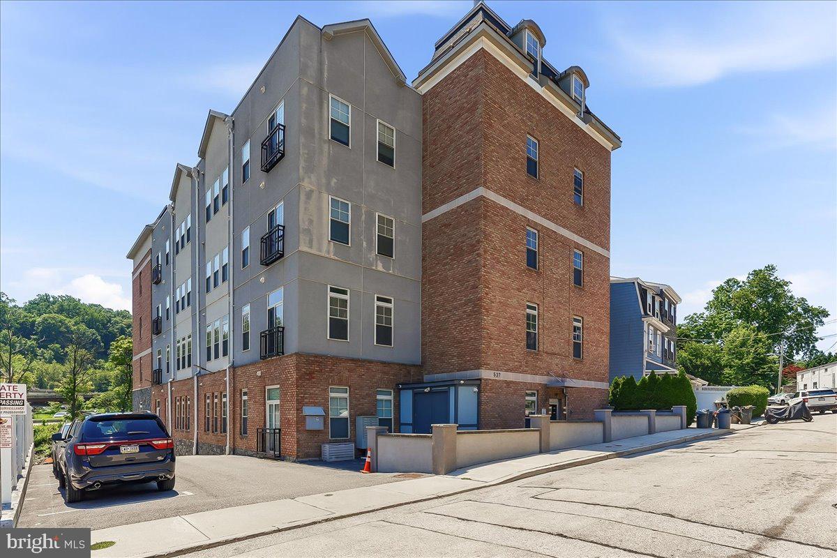 537 Apple St #101 Property Photo 1