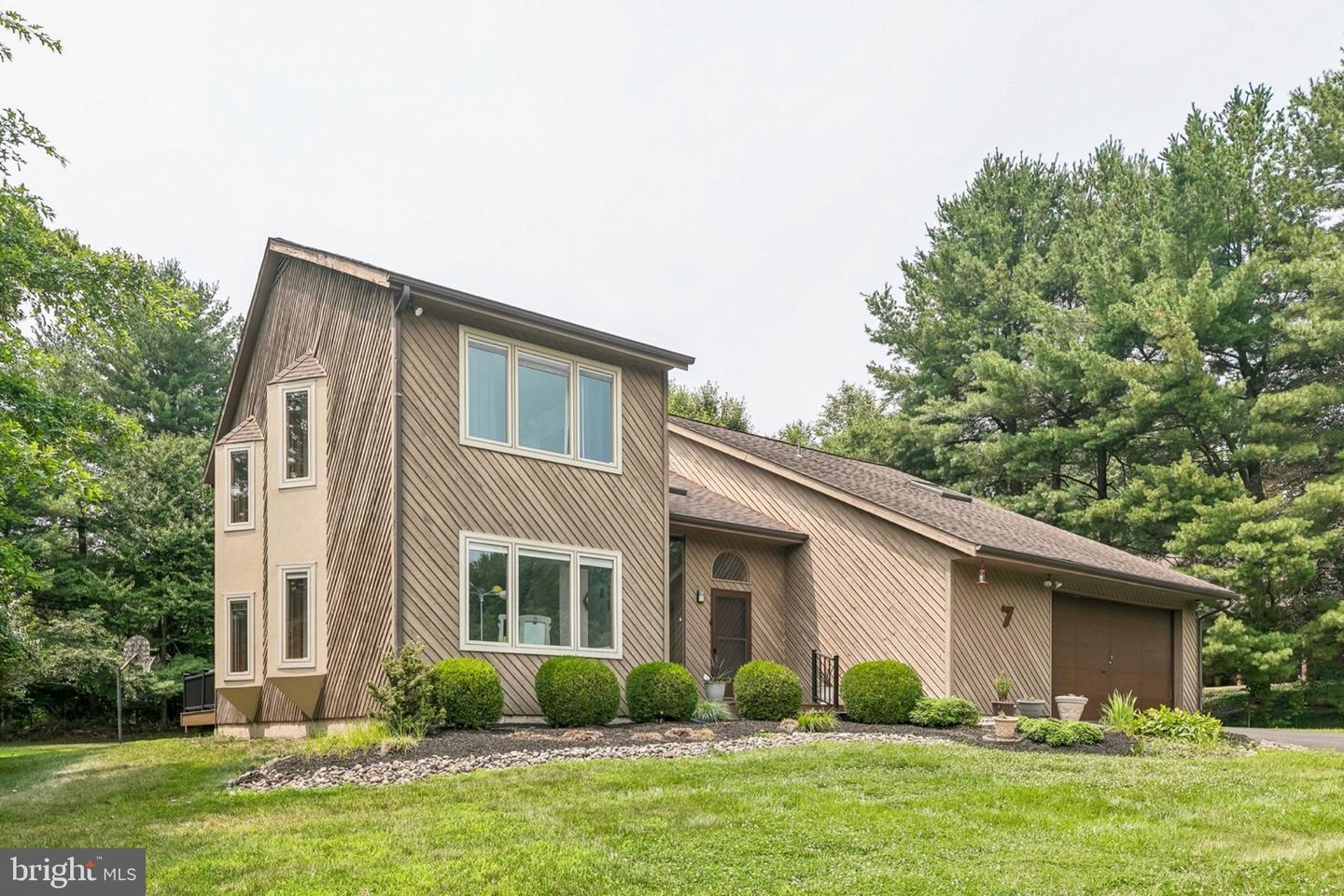 7 HAYCROFT DR
