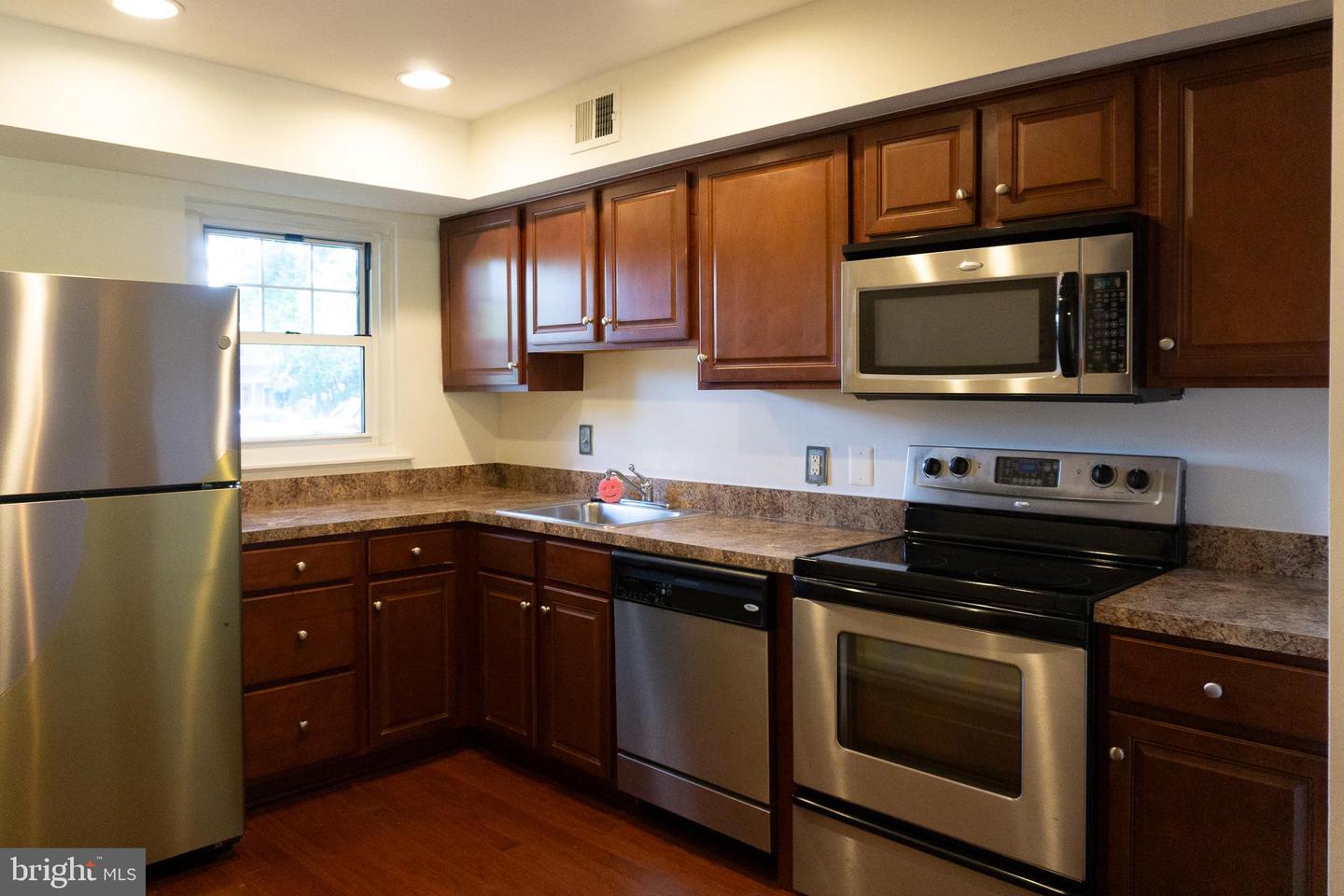 37 Winston Ct #105 U-37 Property Photo 2