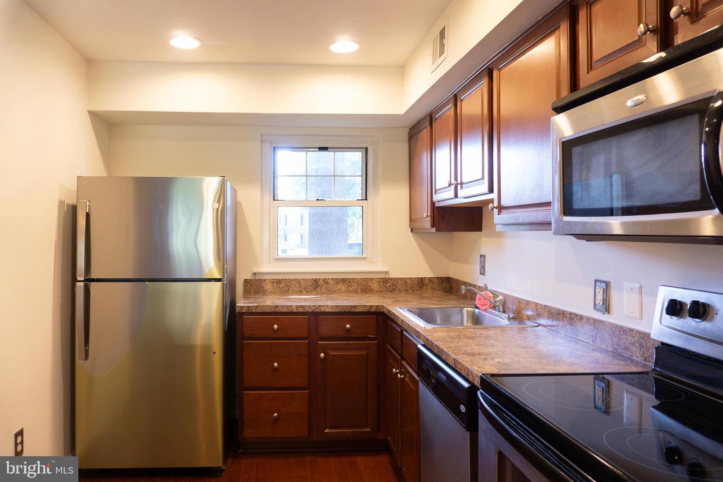 37 Winston Ct #105 U-37 Property Photo 3