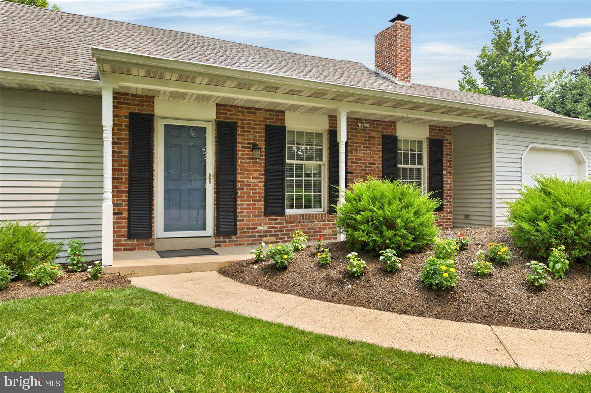 2125 Berry Dr Property Photo 4