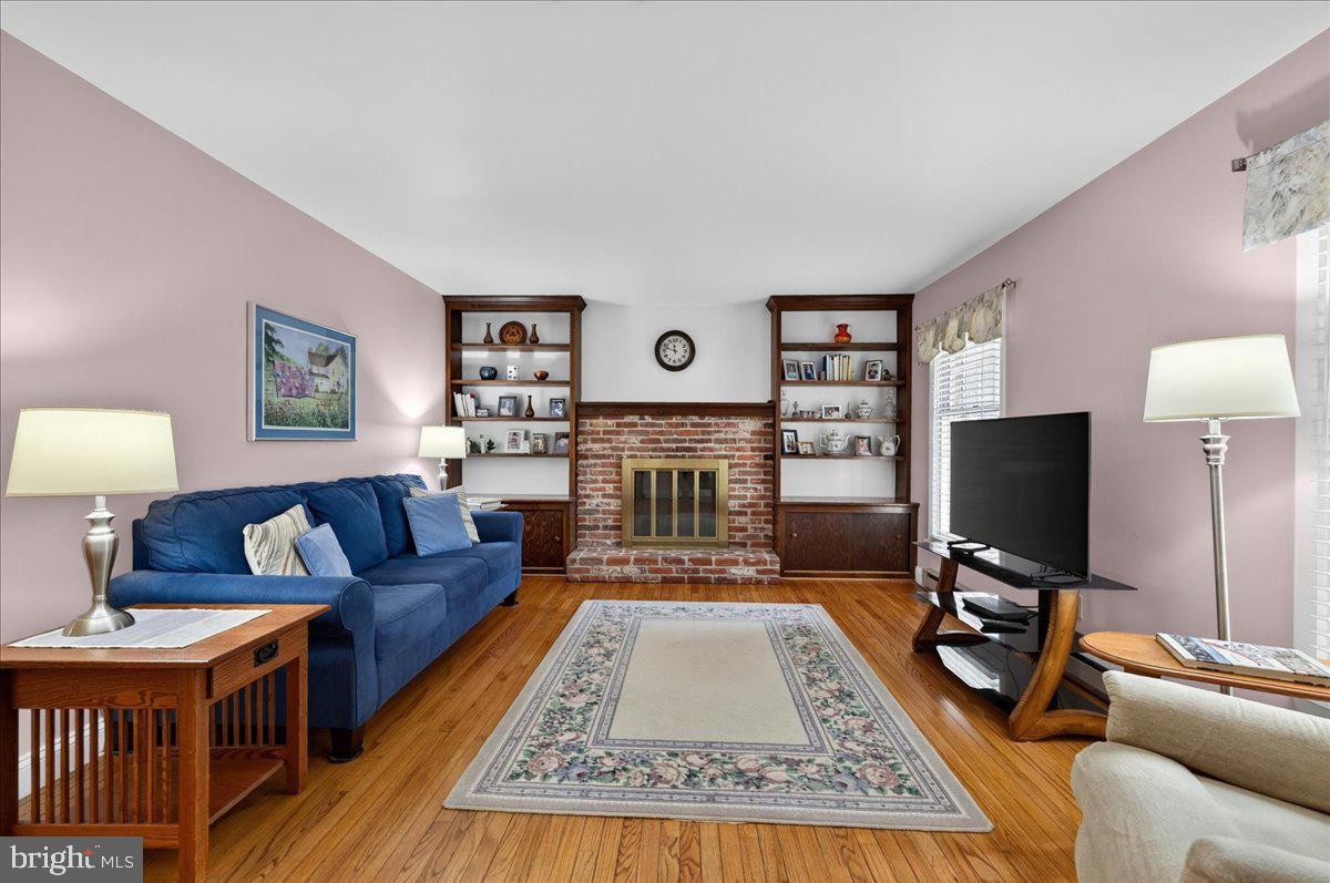 2125 Berry Dr Property Photo 5