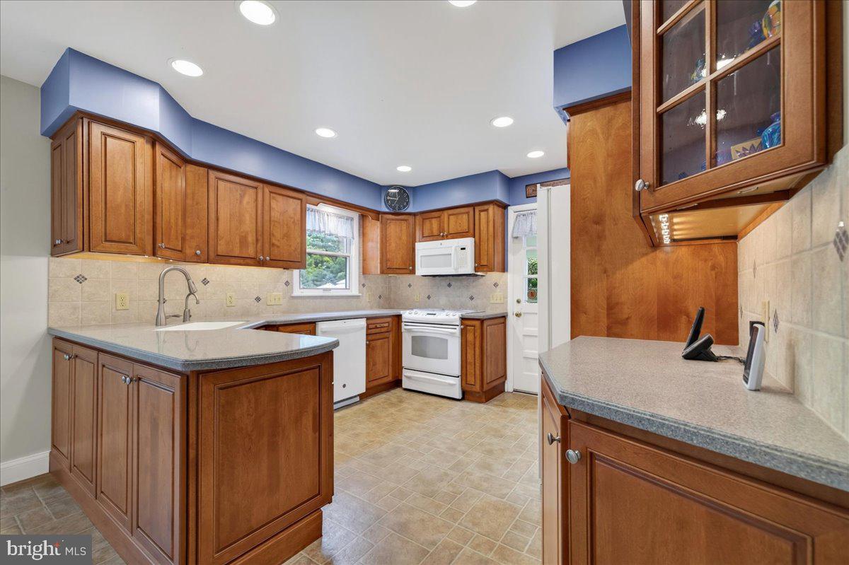 2125 Berry Dr Property Photo 11