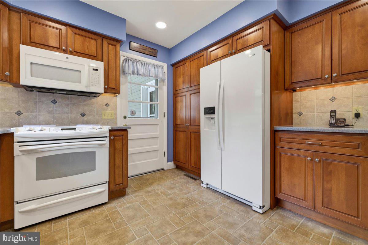 2125 Berry Dr Property Photo 12