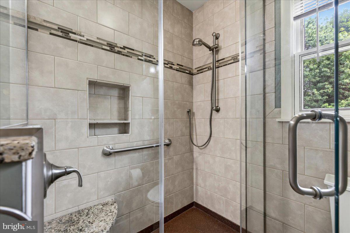 2125 Berry Dr Property Photo 21