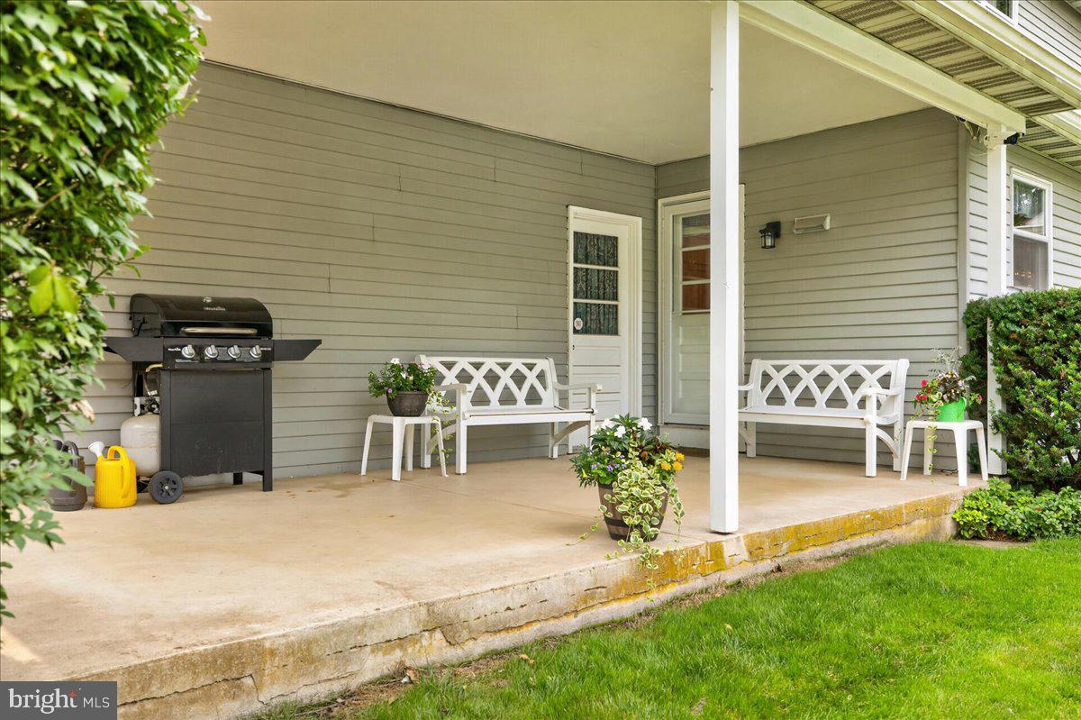 2125 Berry Dr Property Photo 33