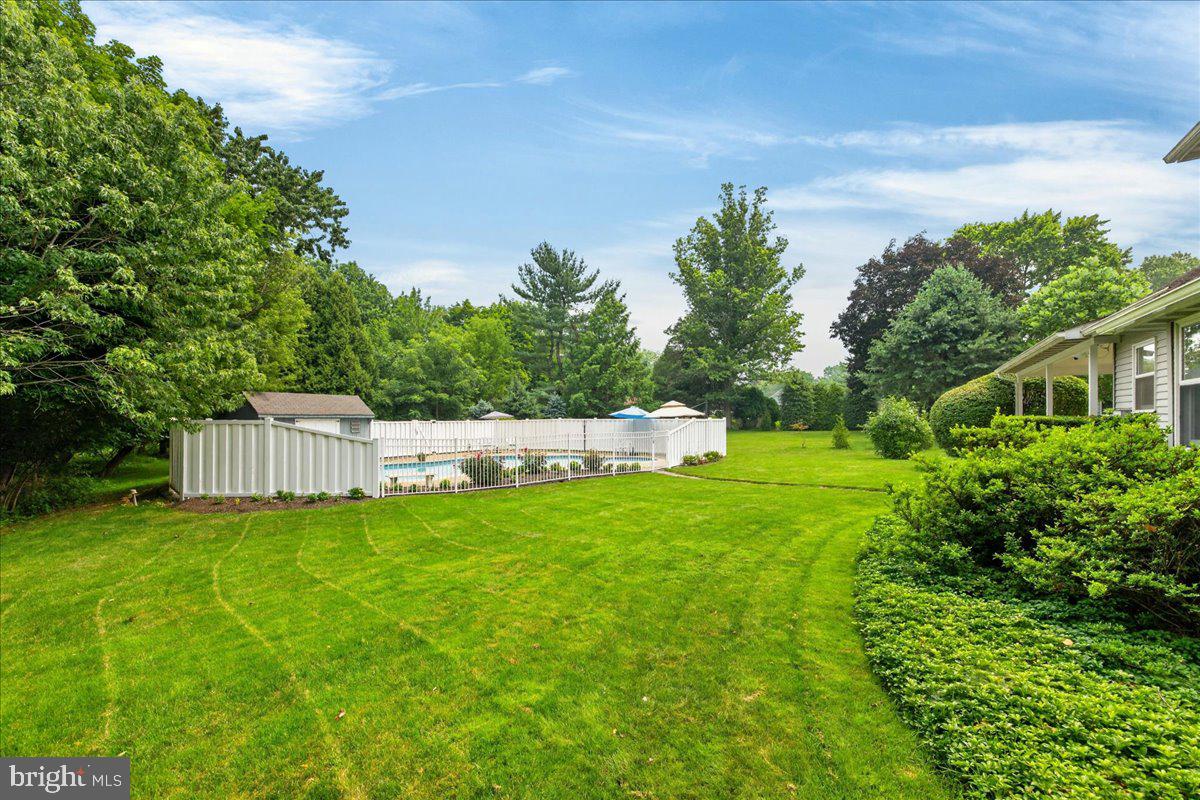 2125 Berry Dr Property Photo 34