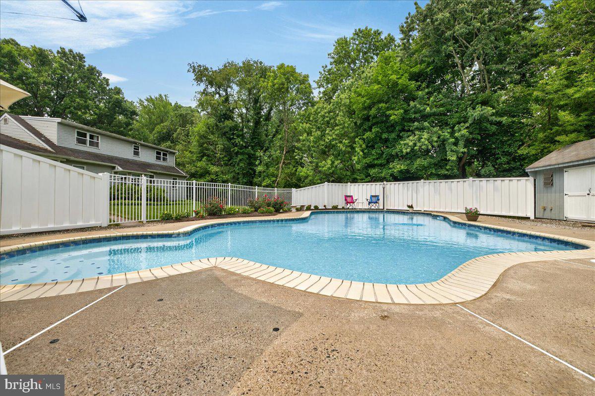 2125 Berry Dr Property Photo 36