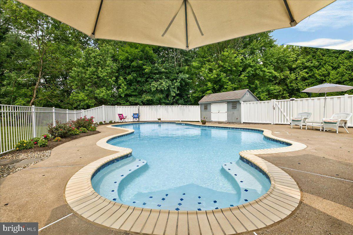 2125 Berry Dr Property Photo 38