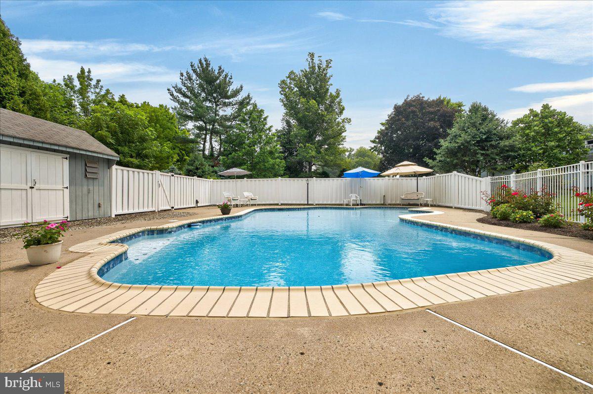 2125 Berry Dr Property Photo 39