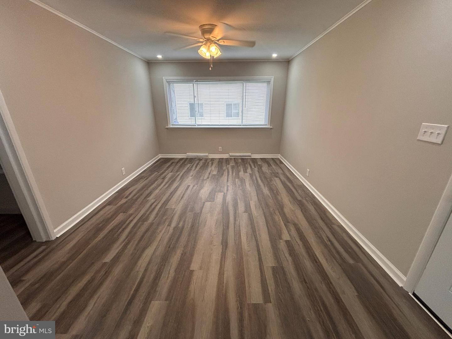 652 Summit St #a Property Photo 3