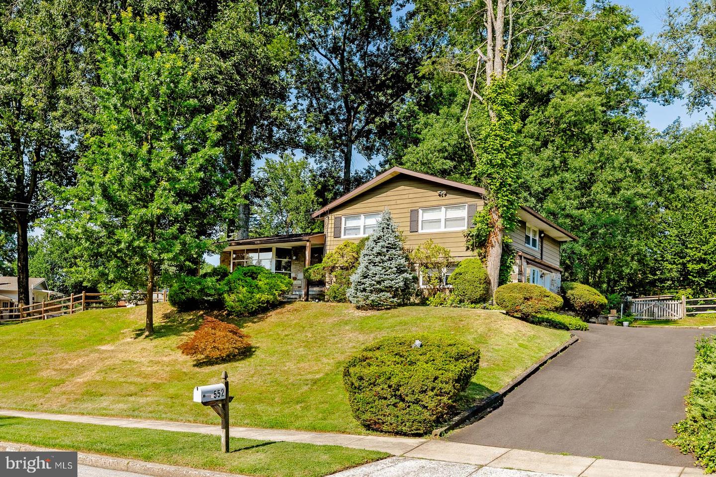 552 Cardinal Dr Property Photo 1