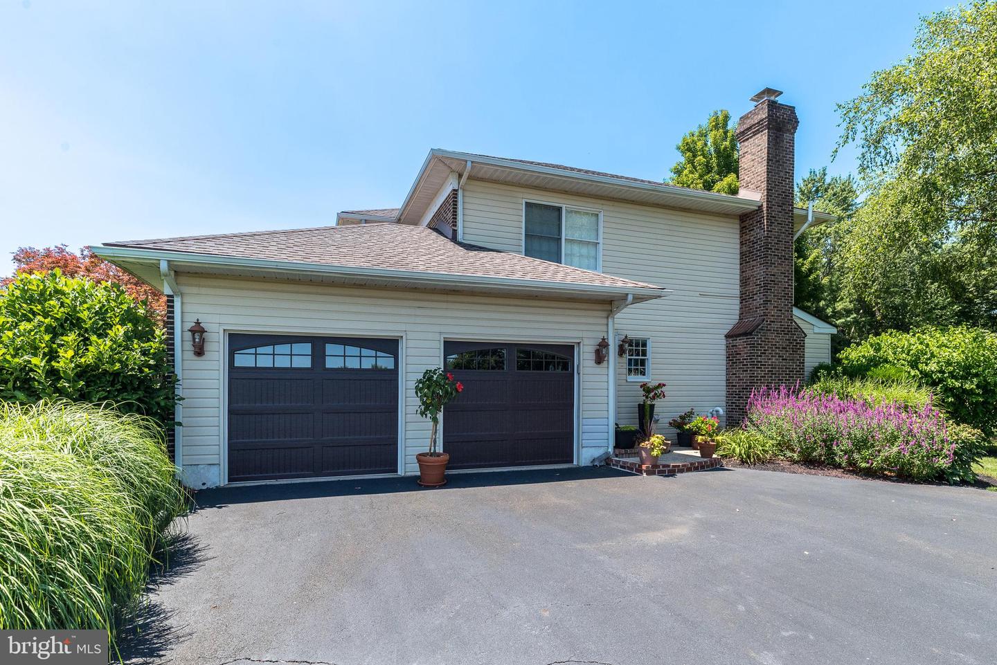 582 Weikel Rd # Property Photo 6