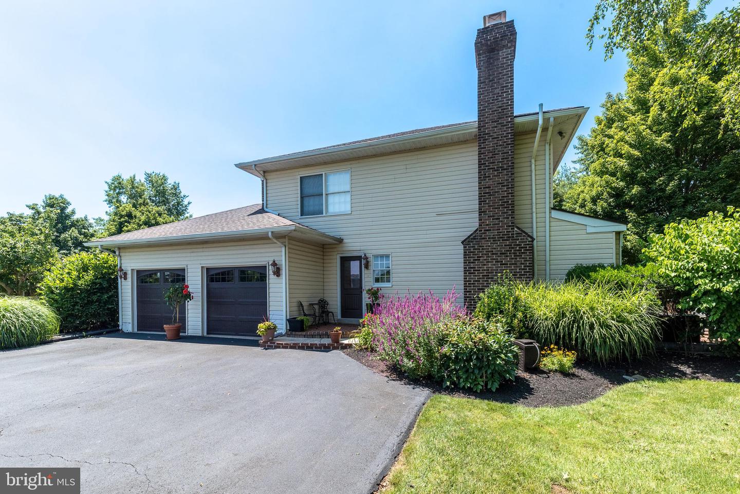 582 Weikel Rd # Property Photo 12