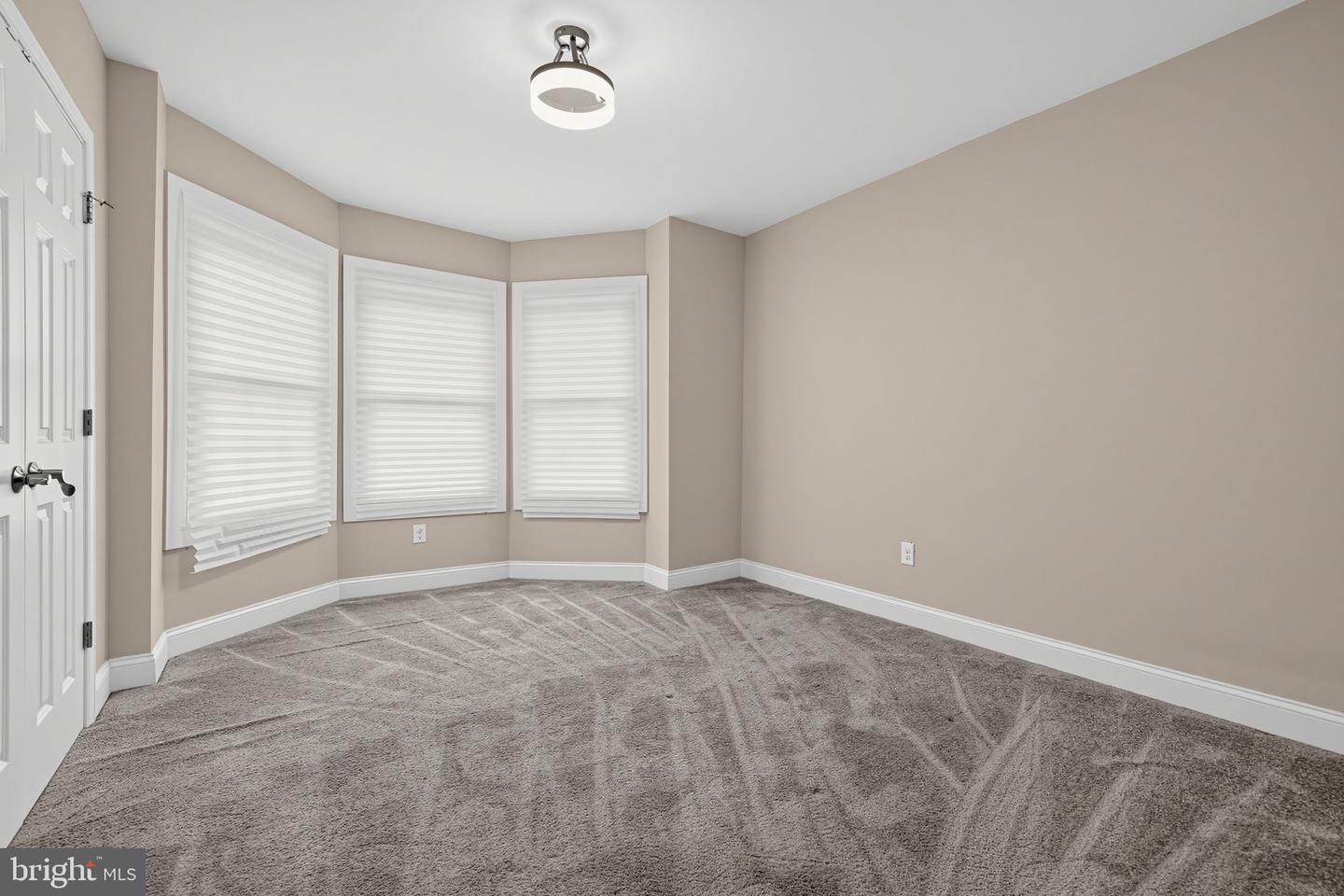 927 Spring Mill Ave Property Photo 8