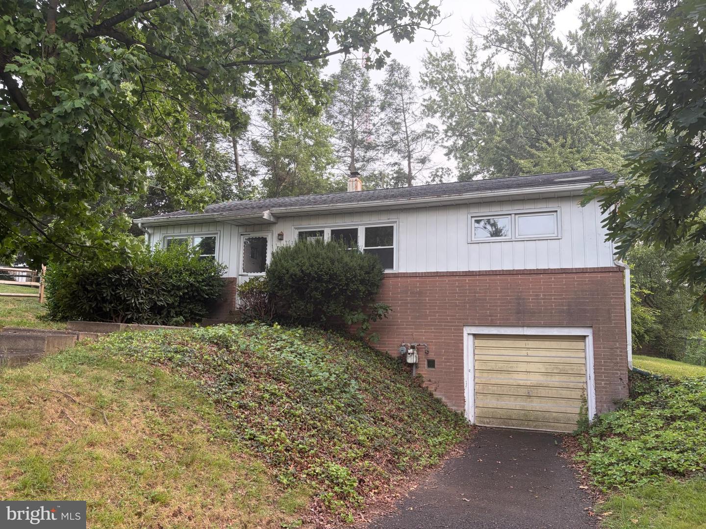 210 Fern Ave Property Photo 1