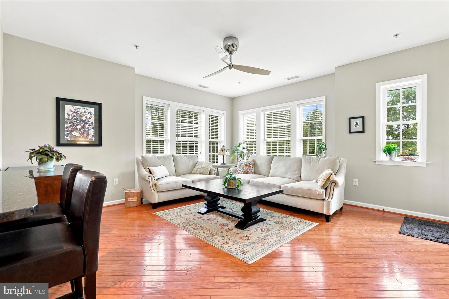 6107 Lilac Ct Property Photo 2