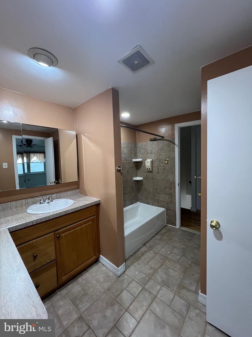 787 Hertford Dr Property Photo 32