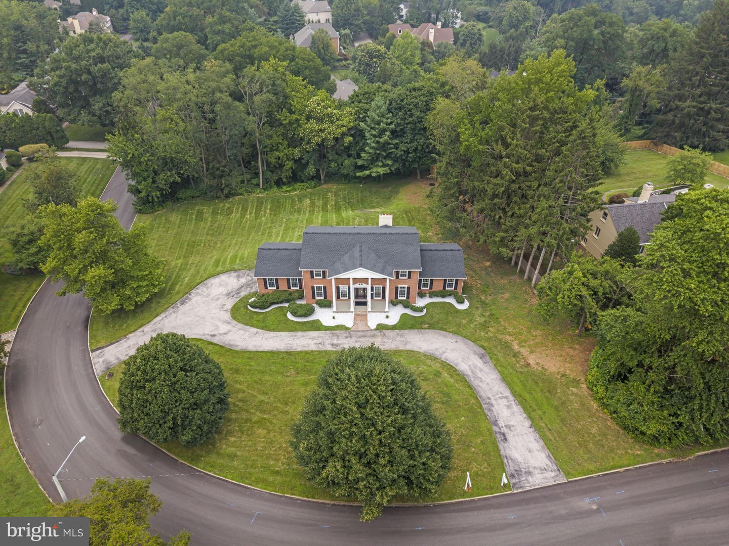 1215 Club House Rd Property Photo 6