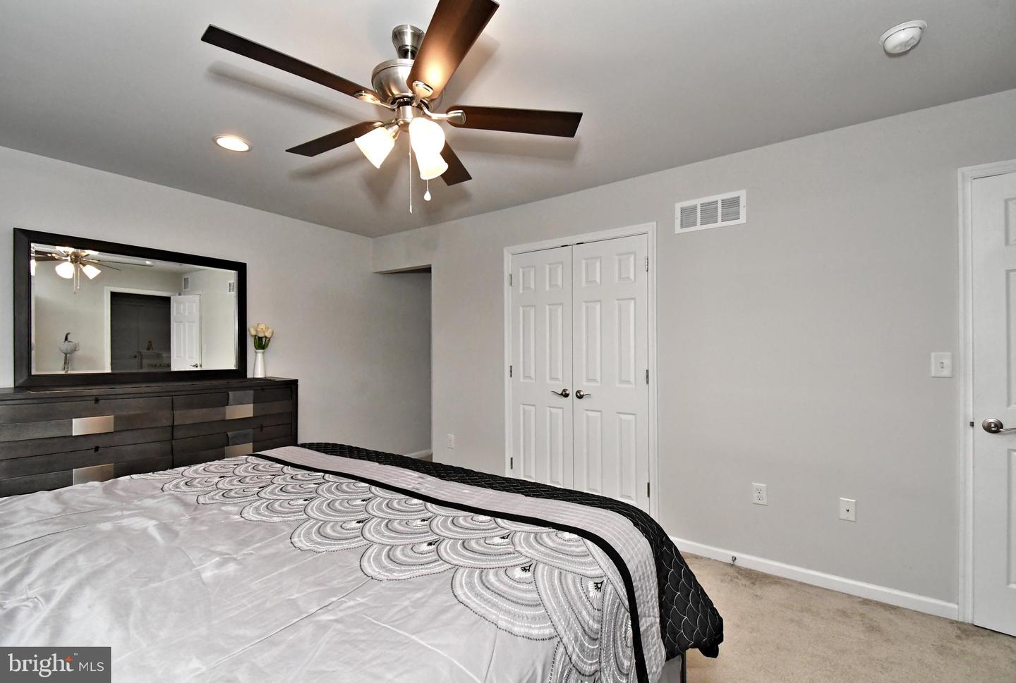 245 Sumner Ct Property Photo 29