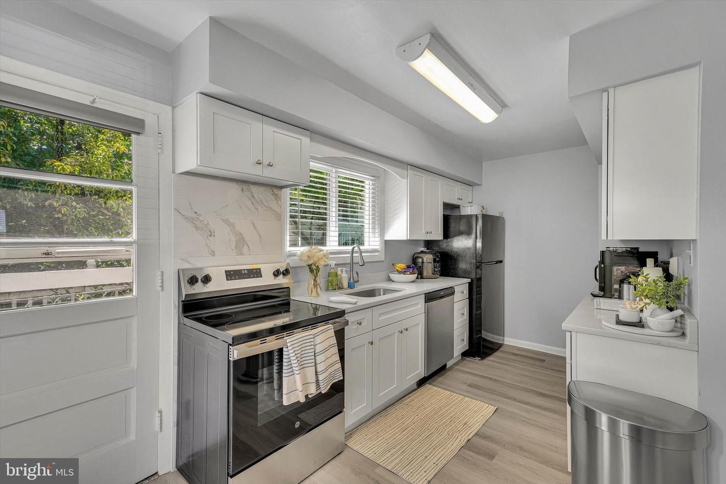 215 S Henderson Rd # Property Photo 12