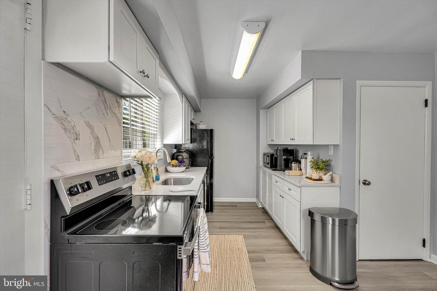 215 S Henderson Rd # Property Photo 13