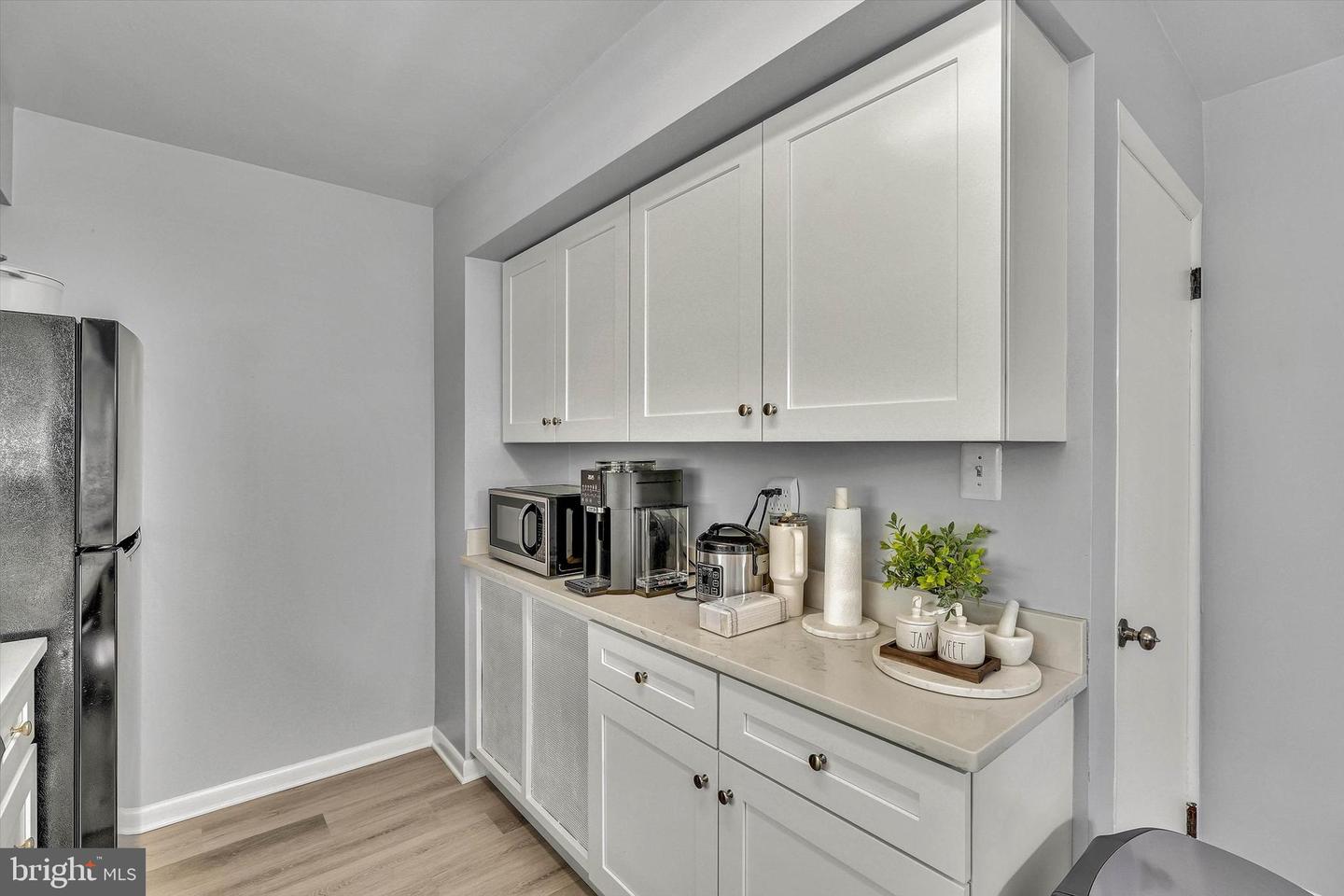 215 S Henderson Rd # Property Photo 14