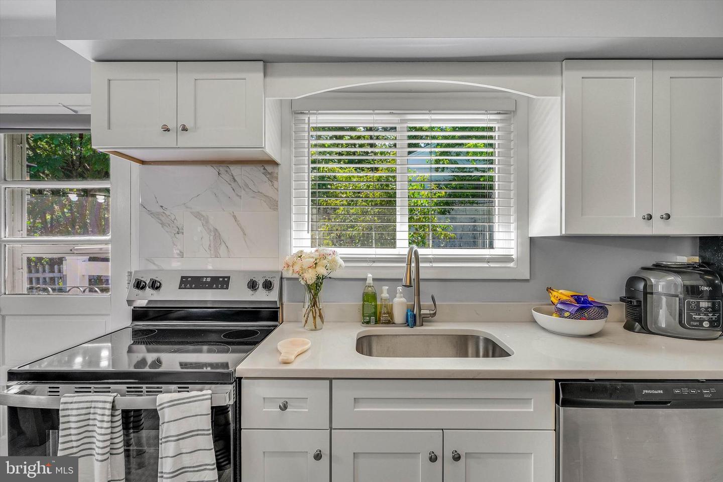215 S Henderson Rd # Property Photo 16