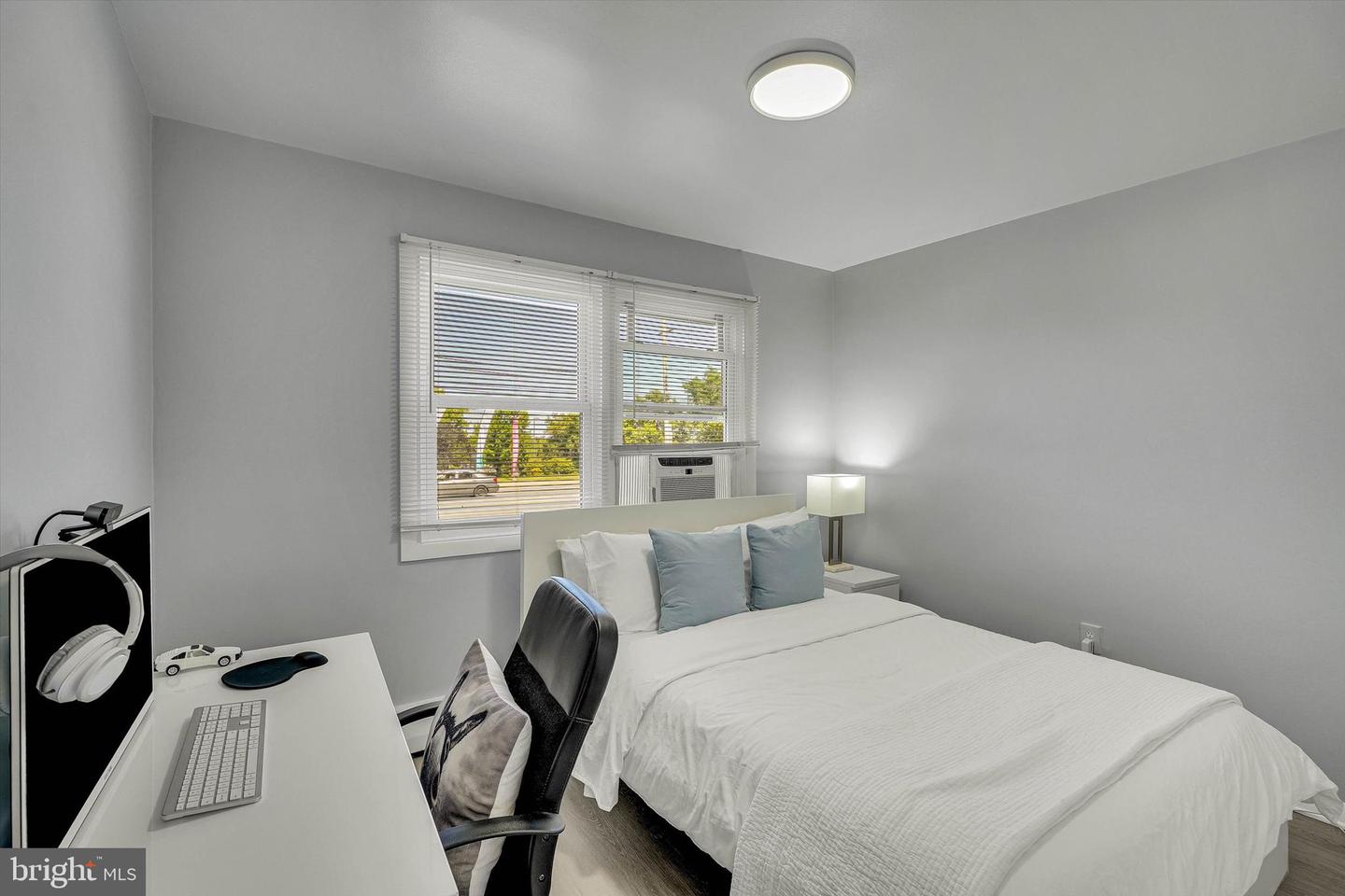 215 S Henderson Rd # Property Photo 17
