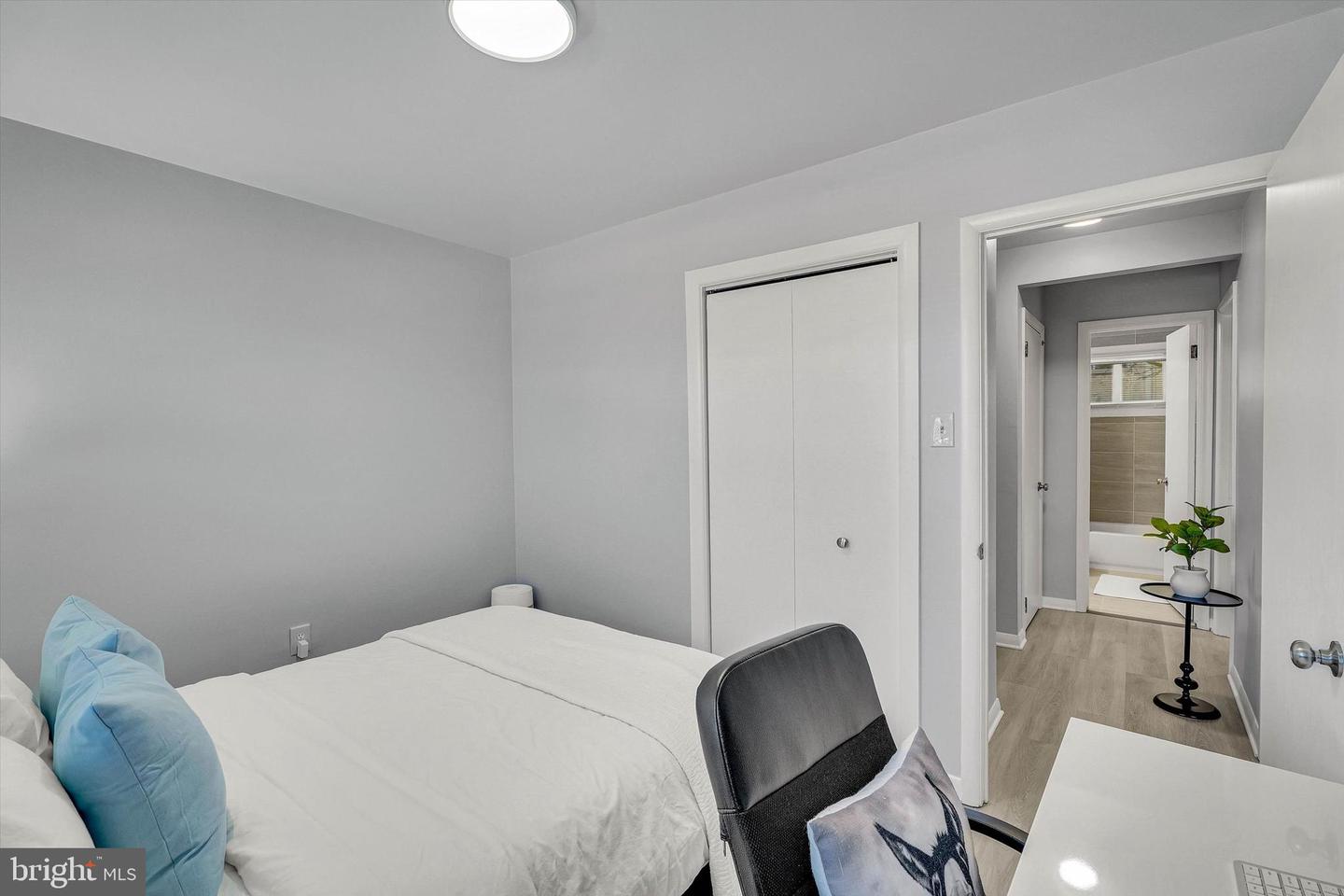 215 S Henderson Rd # Property Photo 18