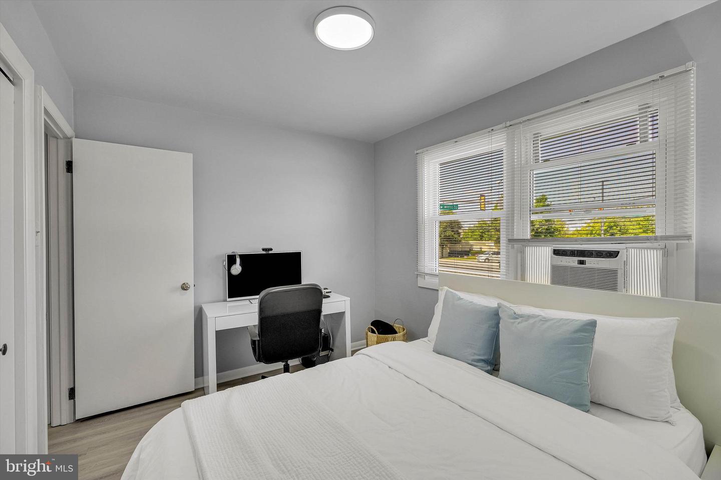 215 S Henderson Rd # Property Photo 19
