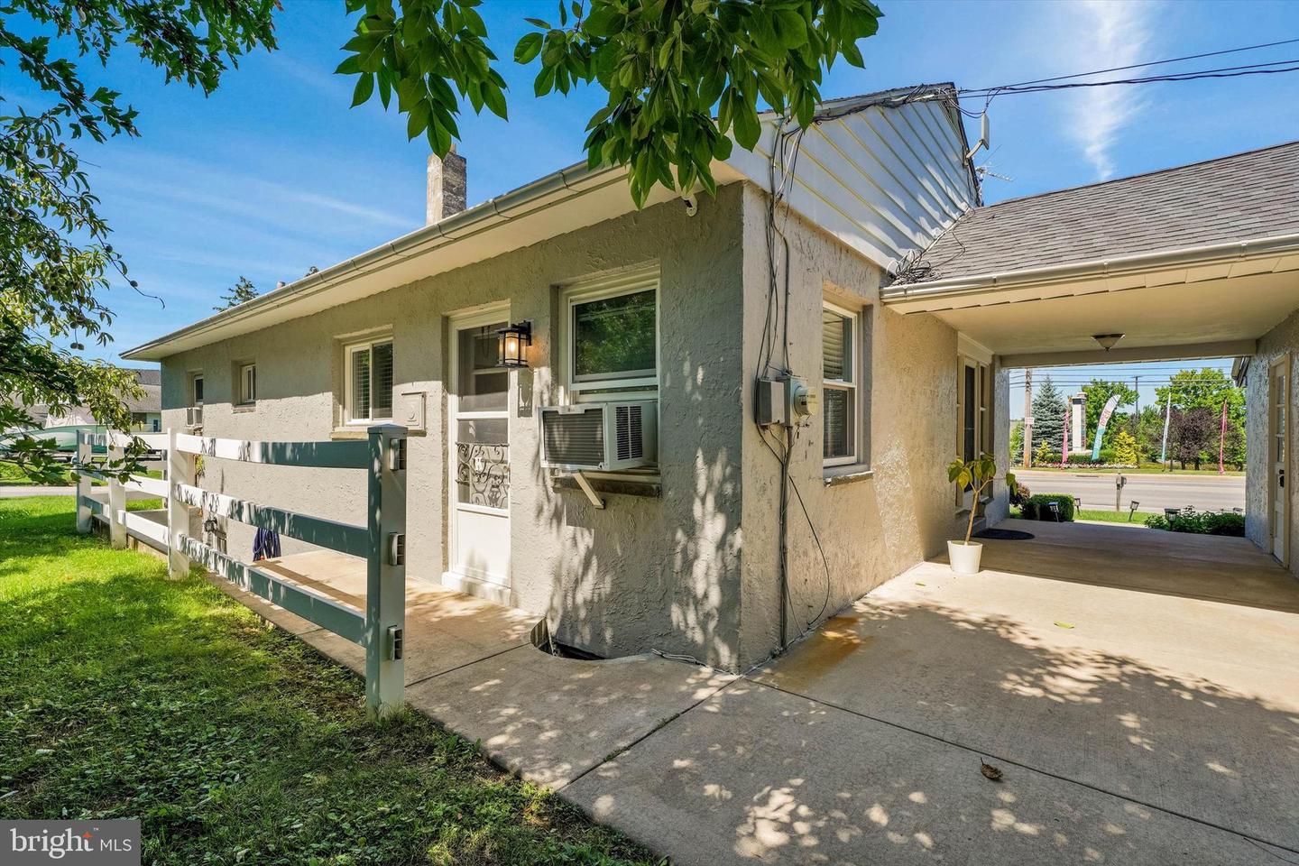 215 S Henderson Rd # Property Photo 35