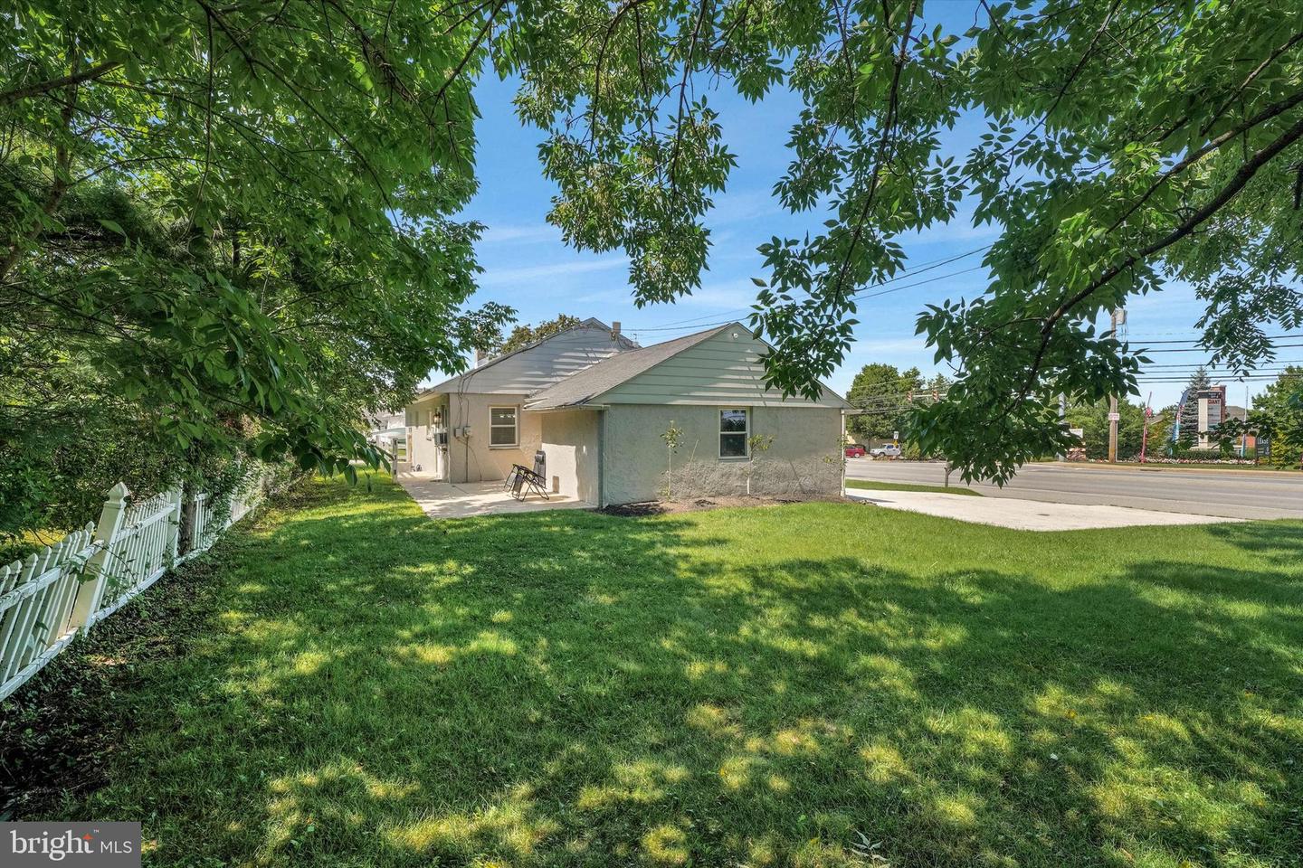 215 S Henderson Rd # Property Photo 38