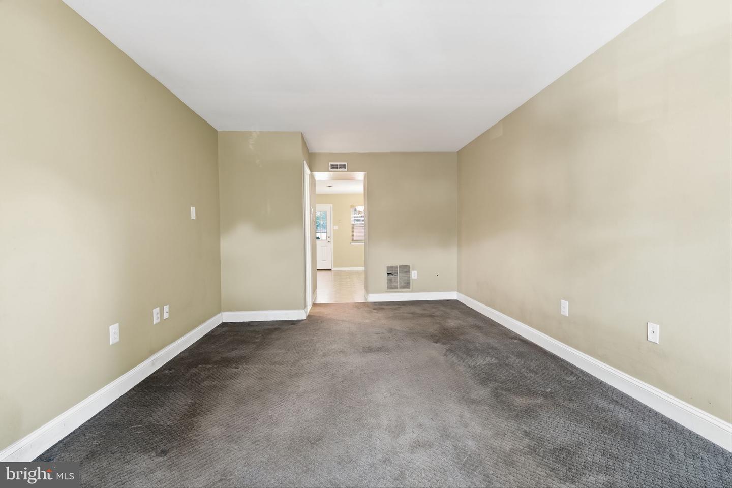 515 York Rd #9-f Property Photo 4