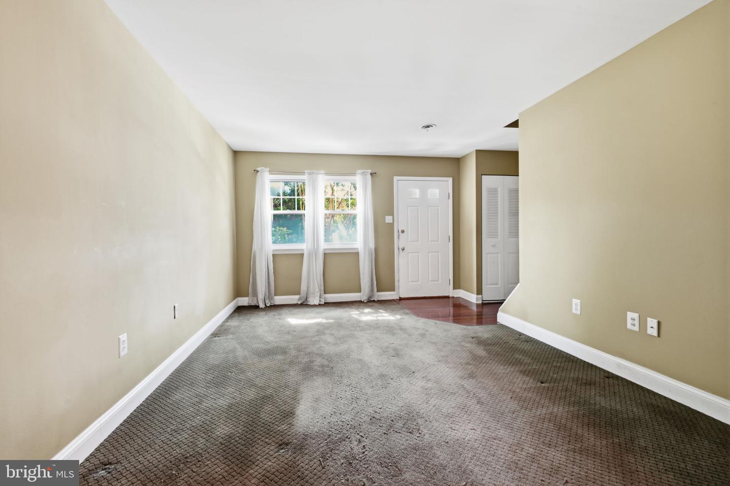 515 York Rd #9-f Property Photo 5