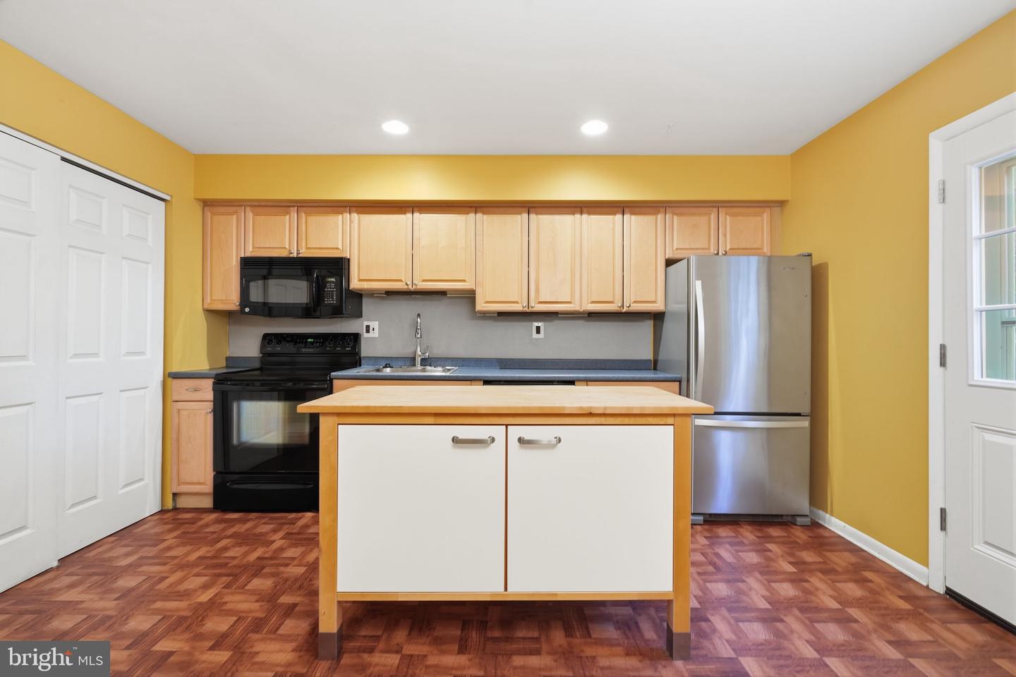 515 York Rd #9-f Property Photo 6