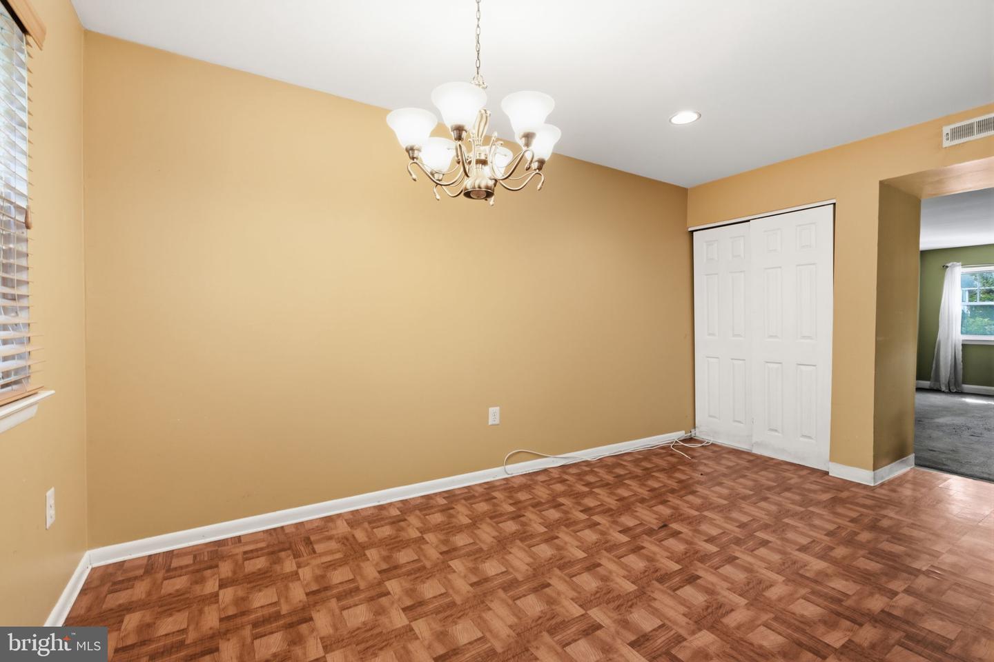 515 York Rd #9-f Property Photo 14