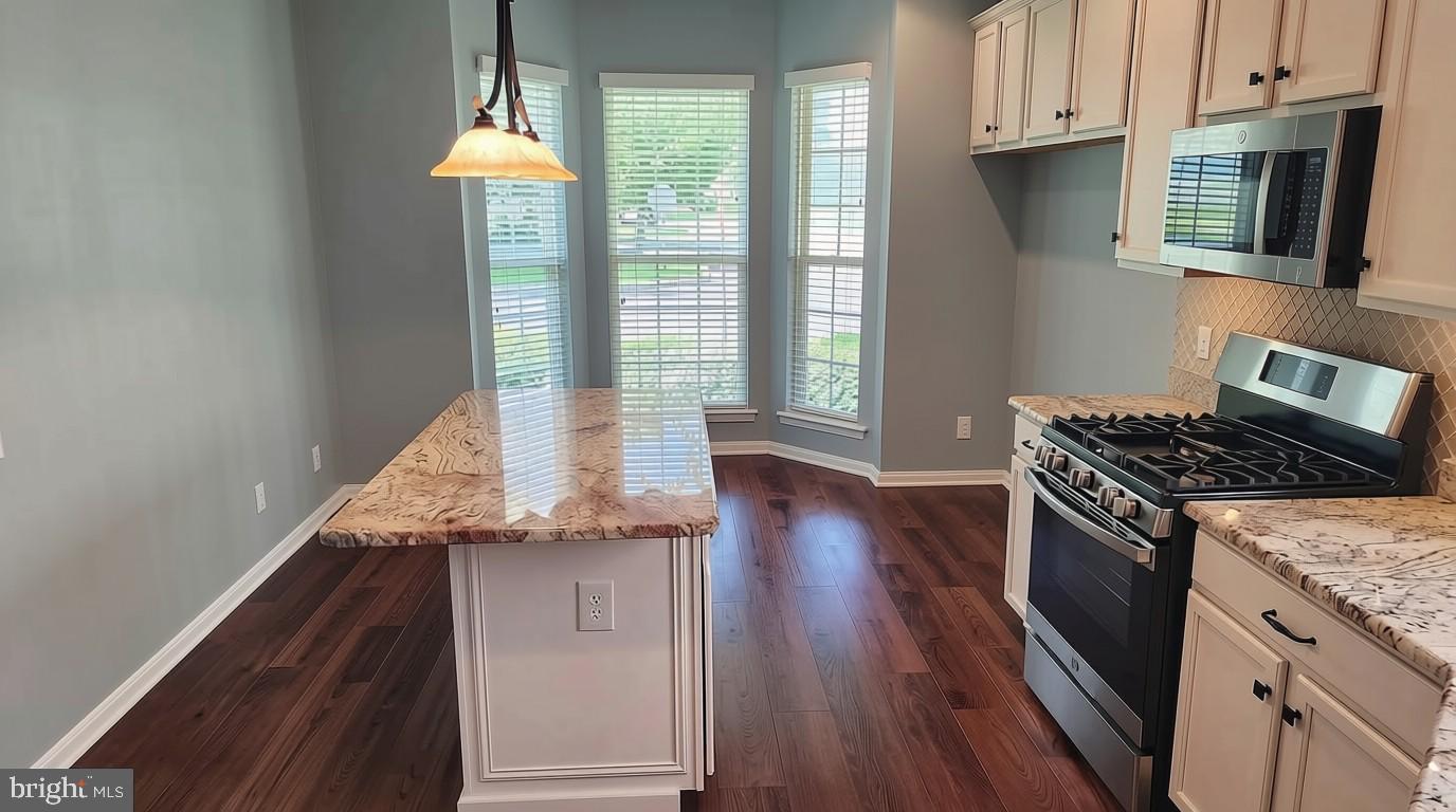 734 Twining Way Property Photo 10