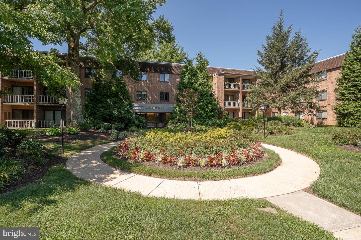1650 Oakwood Dr #e221 Property Photo 2