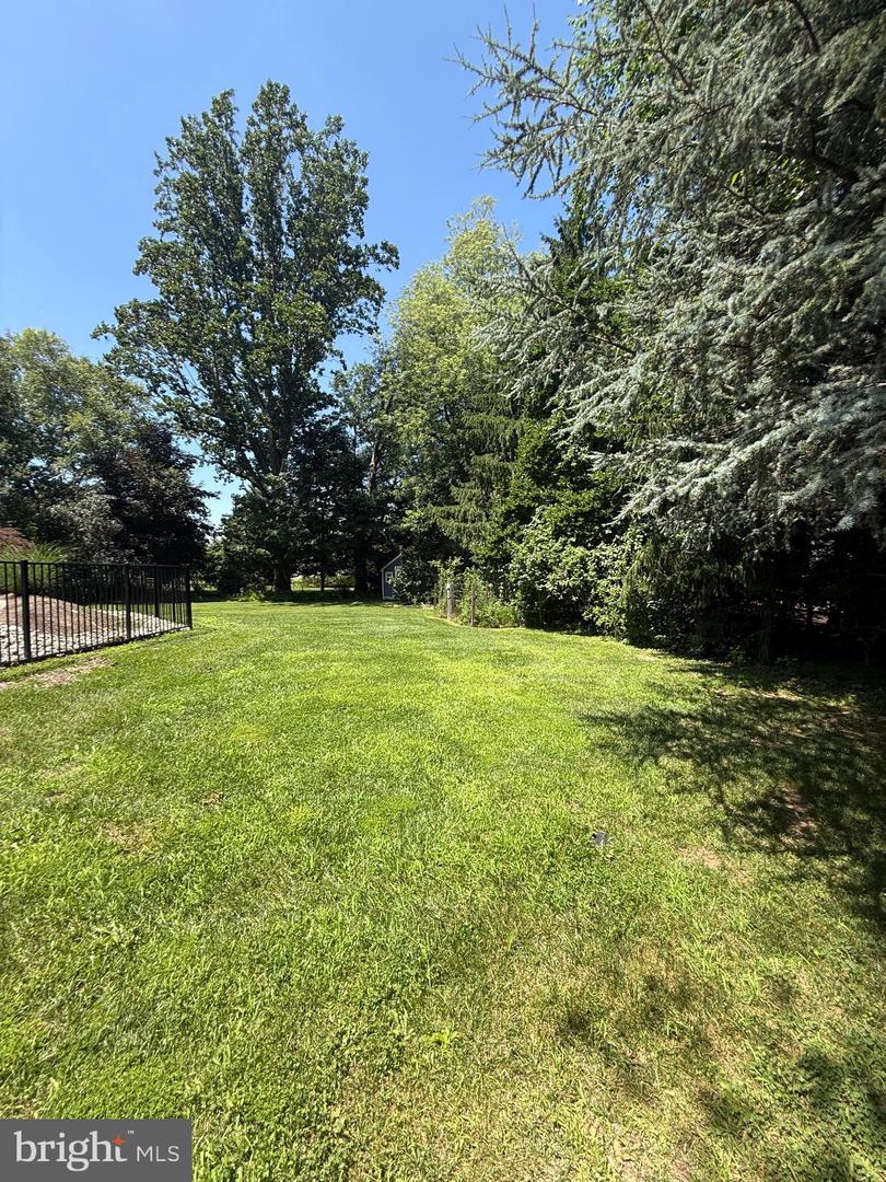 694 Lindsey Way Property Photo 12