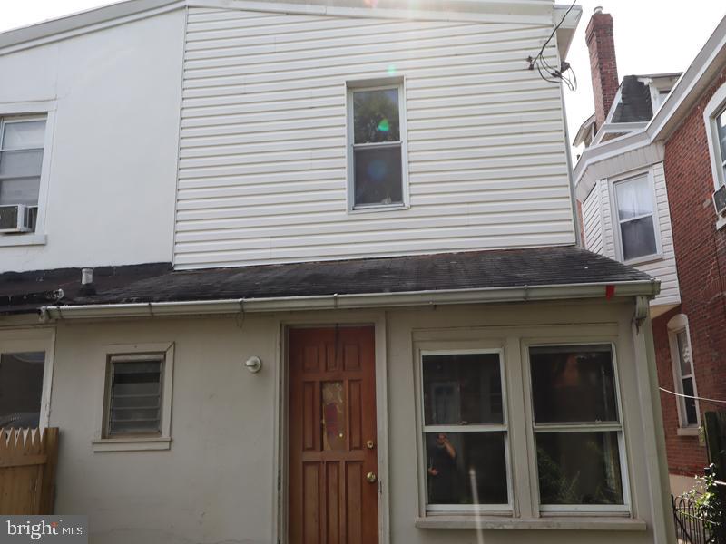 931 W Marshall St Property Photo 9
