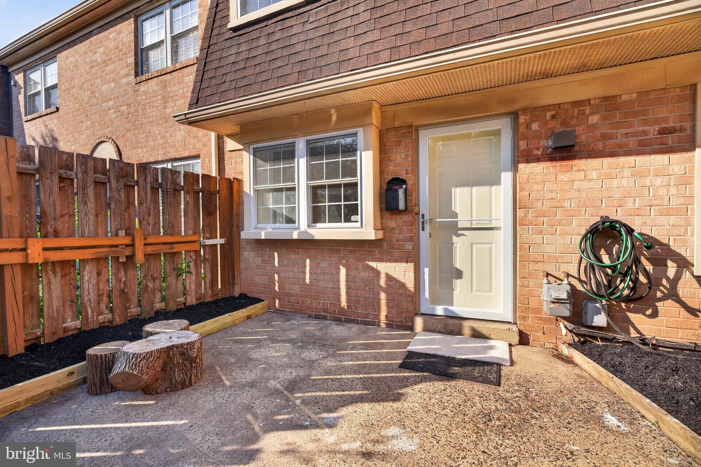248 Arbour Ct Property Photo 1