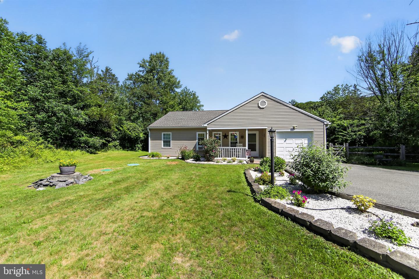 233 Snyder Rd Property Photo 1