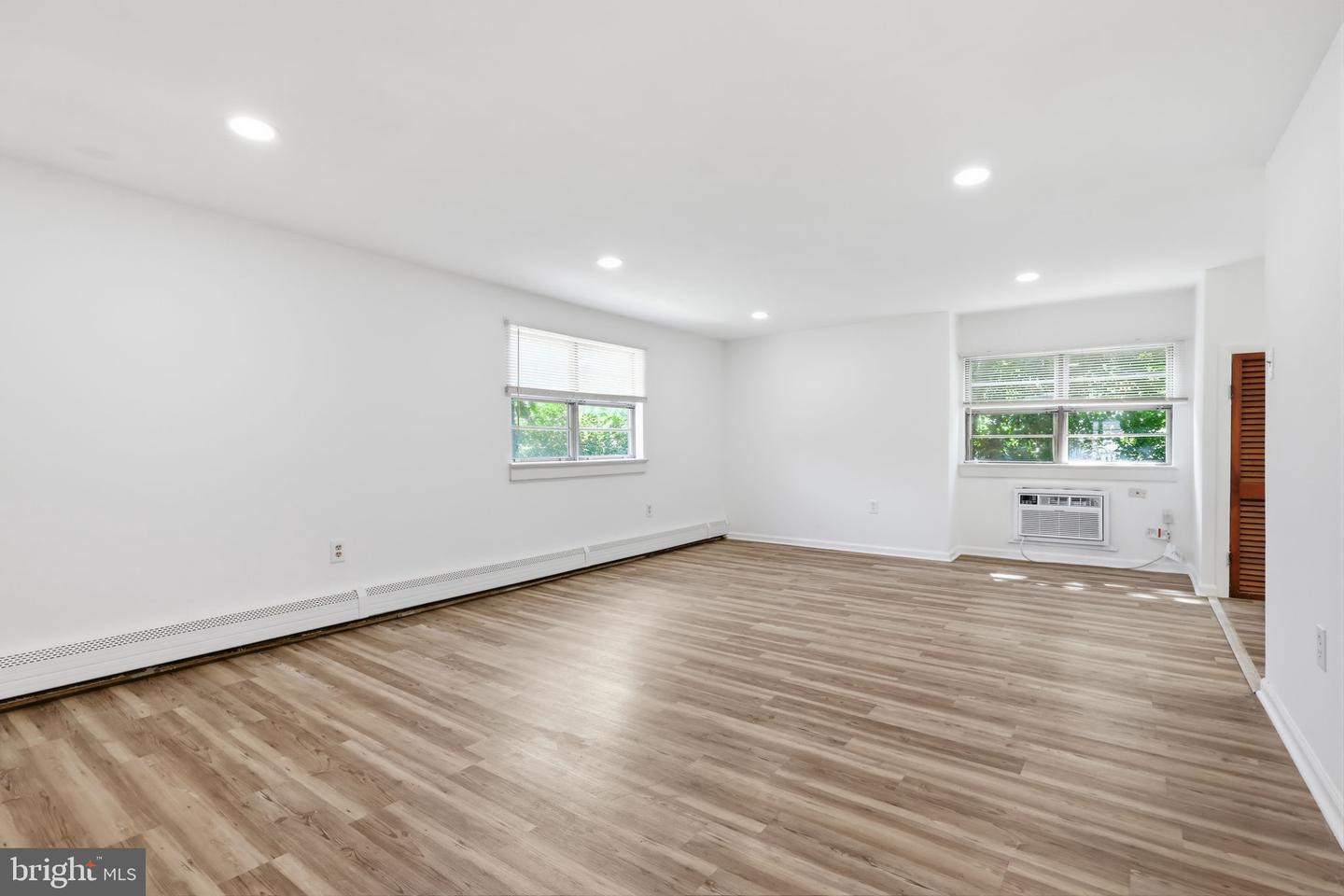 343 Summer Ave Property Photo 5