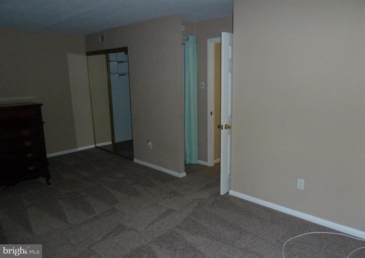 25 Hatters Ct #25 Property Photo 5